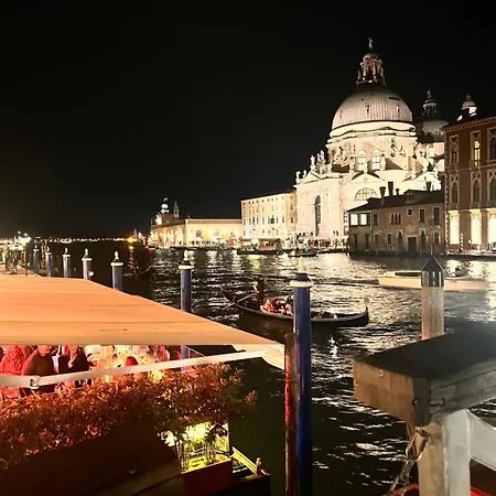 Ninamar Giudecca House דירה
